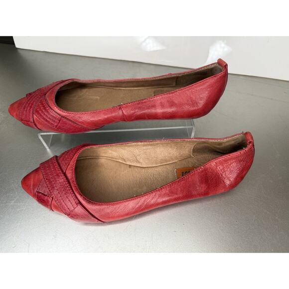 Miz Mooz Pointed Tor Flats Womens Red Leather Slip On Shoes Distressed Size 7.5 - Picture 2 of 6